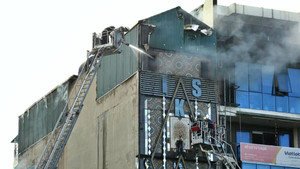 Video: Đồng đội nghiêng mình tiễn đưa 3 cảnh sát PCCC hy sinh