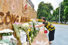 Video: Đồng đội nghiêng mình tiễn đưa 3 cảnh sát PCCC hy sinh