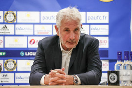 BLV Quang Huy: Quang Hải thi đấu rụt rè và an toàn