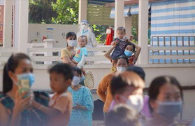 Trường có học sinh mắc COVID-19, phụ huynh lo con phải học trực tuyến