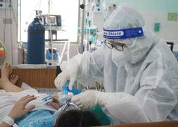 Trường có học sinh mắc COVID-19, phụ huynh lo con phải học trực tuyến