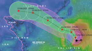 Ảnh: Nhiều tuyến đường ở Quảng Ninh bị cô lập, có nơi nước ngập sâu 2m