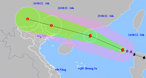 Ảnh: Nhiều tuyến đường ở Quảng Ninh bị cô lập, có nơi nước ngập sâu 2m