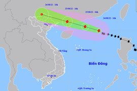 Ảnh: Nhiều tuyến đường ở Quảng Ninh bị cô lập, có nơi nước ngập sâu 2m