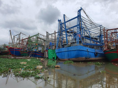 Ảnh: Nhiều tuyến đường ở Quảng Ninh bị cô lập, có nơi nước ngập sâu 2m