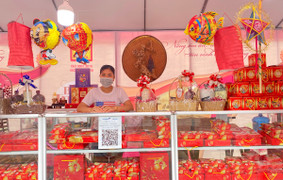 'Chợ mạng' ào ạt xả hàng bánh trung thu giá rẻ