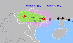 Ảnh: Nhiều tuyến đường ở Quảng Ninh bị cô lập, có nơi nước ngập sâu 2m