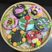 Những chiếc bánh trung thu độc lạ hút khách