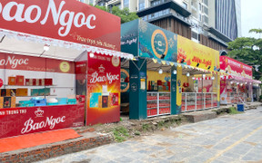 'Chợ mạng' ào ạt xả hàng bánh trung thu giá rẻ