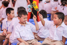 Hình ảnh 'cúng bái tại lễ khai giảng' ở Đắk Lắk gây xôn xao: Nhà trường nói gì?