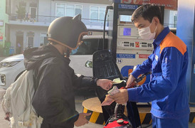 Nguồn cung xăng dầu: Bộ Công Thương nói đủ, sao nhiều nơi thiếu?