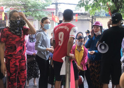 Ảnh: Biển người đổ ra đường đón Tết Trung thu ở Hà Nội