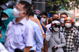 Ảnh: Biển người đổ ra đường đón Tết Trung thu ở Hà Nội