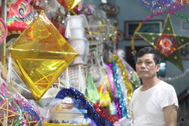 Ảnh: Biển người đổ ra đường đón Tết Trung thu ở Hà Nội