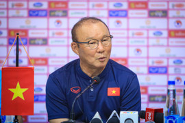 Trực tiếp tuyển Việt Nam 4-0 Singapore: HLV Park Hang Seo khen 6 tân binh trẻ