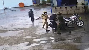 Nam thiếu niên bị cảnh sát đánh được trả xe vi phạm, Công an Sóc Trăng nói gì?