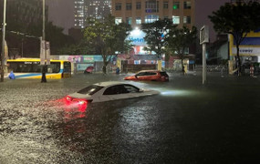 Nghĩa trang lớn nhất Đà Nẵng tan hoang sau trận mưa lịch sử