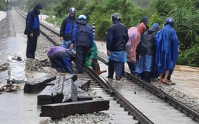 Nghĩa trang lớn nhất Đà Nẵng tan hoang sau trận mưa lịch sử