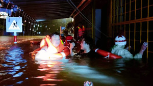 Nghĩa trang lớn nhất Đà Nẵng tan hoang sau trận mưa lịch sử