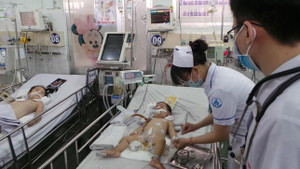 Làm gì để đối mặt sốt xuất huyết khi 'dịch chồng dịch'?