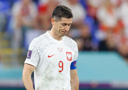 Lewandowski đá hỏng phạt đền, Ba Lan hòa Mexico