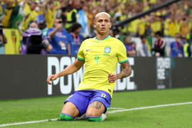 Trực tiếp bóng đá Brazil 2-0 Serbia: Siêu phẩm của Richarlison