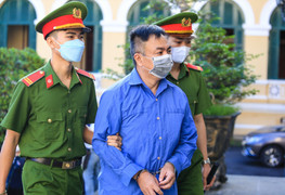 Cựu Giám đốc Bệnh viện Mắt TP.HCM lãnh 7 năm tù