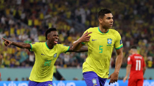 Casemiro nã đại bác hạ Thụy Sỹ, Brazil vào vòng 1/8 World Cup 2022