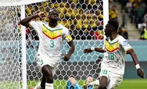 Senegal đánh bại Ecuador, giành vé vào vòng 1/8 World Cup 2022