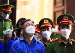 Cựu Giám đốc Bệnh viện Mắt TP.HCM lãnh 7 năm tù