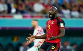 Cạn lời trước những pha bỏ lỡ cơ hội khó tin của Lukaku khiến tuyển Bỉ bị loại