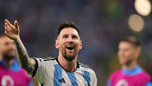 Vòng 1/8 World Cup 2022: Tây Ban Nha thua sốc, Messi che mờ Ronaldo