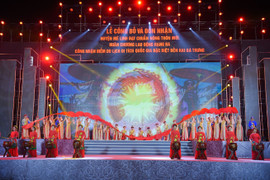 Gần 100.000 lượt người dự lễ hội hoa Mê Linh 2022