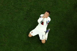 Kết quả bóng đá Maroc 1-0 Bồ Đào Nha: Ronaldo bật khóc chia tay World Cup