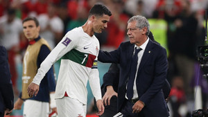 Ronaldo dự bị 2 trận, HLV Bồ Đào Nha nói không hối hận