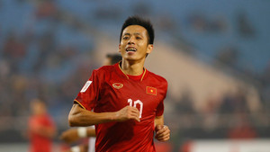 Tuyển Việt Nam vắng Quang Hải, HLV Troussier cần Văn Quyết