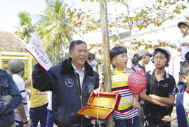 Sương mù giăng lối, người dân phố biển Quy Nhơn ngỡ đang ‘lạc bước’ Đà Lạt