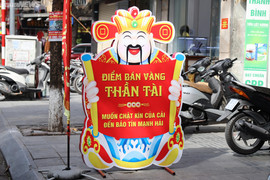 Xếp hàng mua vàng vía Thần Tài: Chủ yếu mua ít cầu may, chưa ai dám 'ôm' nhiều