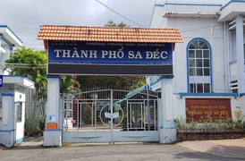 Vì sao Hà Nội, TP.HCM không bỏ thi vào lớp 10?