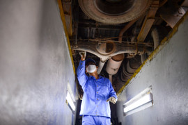 Ô tô từ Hà Nội dồn về, các trung tâm đăng kiểm ở Bắc Ninh quá tải