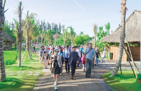 Trung Quốc mở tour tới Việt Nam từ hôm nay: DN đã có những đoàn khách đầu tiên