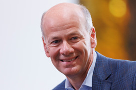 Công ty mẹ của ngân hàng SVB xem xét phá sản