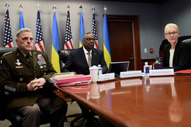 Nga khen thưởng phi công Su-27 đánh chặn UAV Mỹ