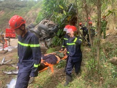 Lời kể của tài phụ vụ lật xe chở dưa ở Phú Yên khiến 9 người thương vong