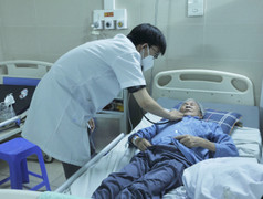 Ca COVID-19 tăng, Hà Nội lấy mẫu giải trình tự gene tìm biến thể mới 