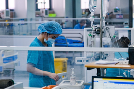 Ca COVID-19 tăng, Hà Nội lấy mẫu giải trình tự gene tìm biến thể mới 