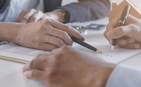 Diễn viên Ngọc Lan đáp trả khi bị chỉ trích 'diễn vụ bảo hiểm'