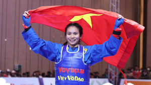 Nữ võ sĩ Việt Nam nén đau, 'chấp' đối thủ 1 chân vẫn giành HCV SEA Games 32