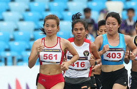 Nể phục Nguyễn Thị Oanh, thầy giáo ở TP.HCM tặng 1 tháng lương