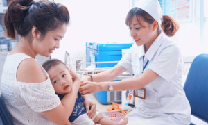 Cả nước hết sạch vaccine 5 trong 1, Bộ Y tế nói gì?
